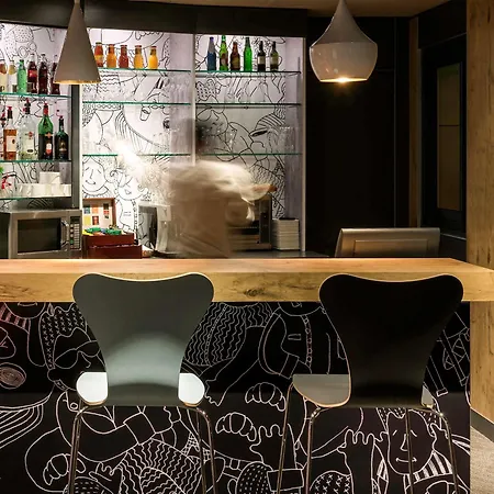 Hotel Ibis Paris La Defense 3*