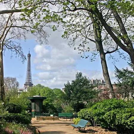 Ibis Paris La Defense 3*