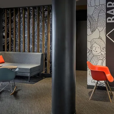 Ibis Paris La Defense 호텔