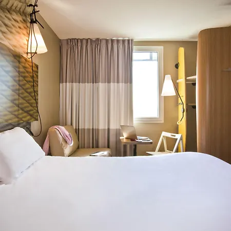 Ibis Paris La Defense 3*