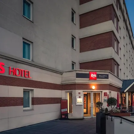 Ibis Paris La Defense 3*