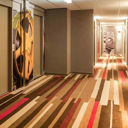 מלון Ibis Paris La Defense קורבוו