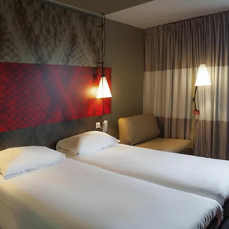 Hotel Ibis Paris La Defense 3*