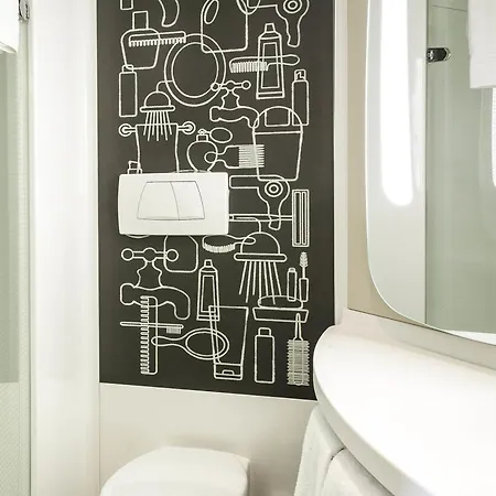 Hotel Ibis Paris La Defense 3*