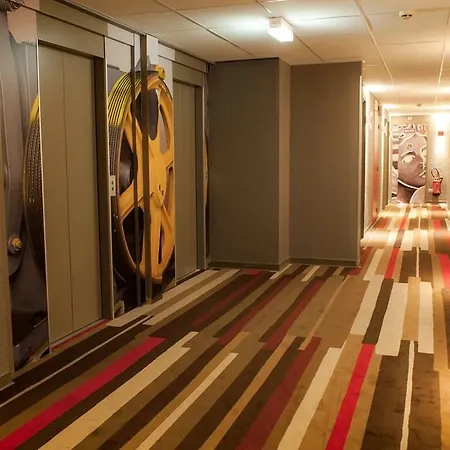 Ibis Paris La Defense Hotel 3*