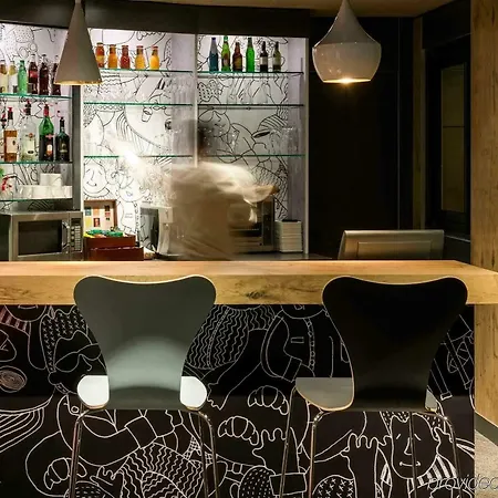 Ibis Paris La Defense 3* Κουρμπεβουά