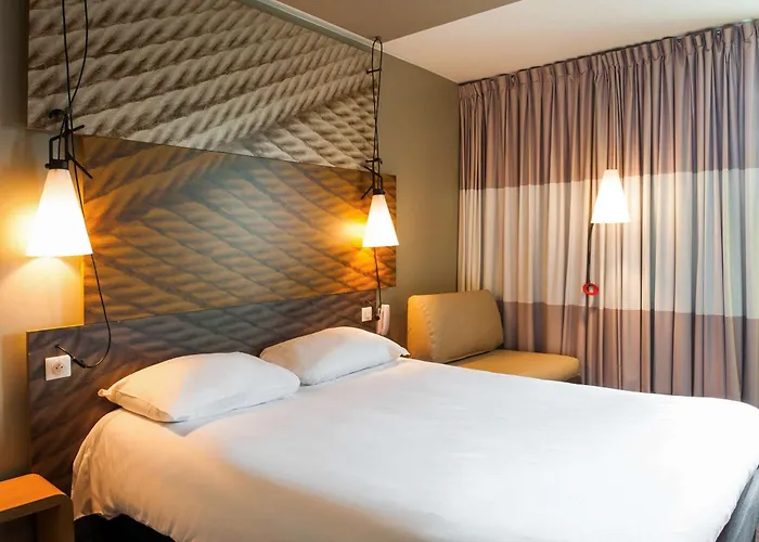 מלון Ibis Paris La Defense 3*