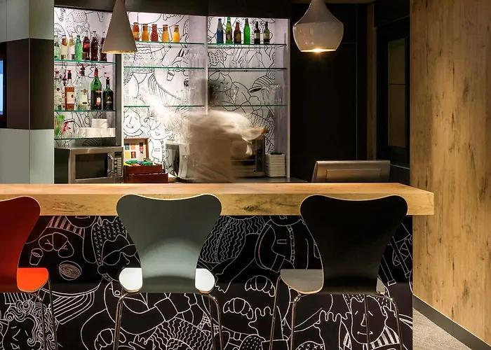 מלון Ibis Paris La Defense 3*