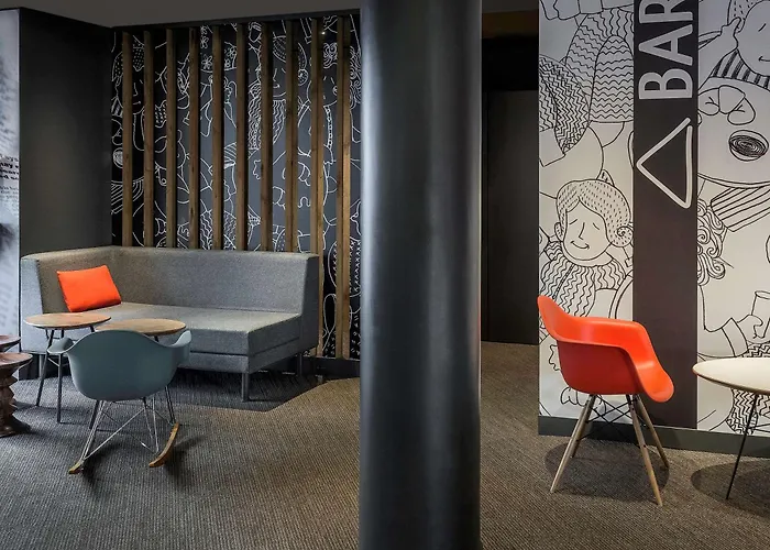 Ibis Paris La Defense מלון