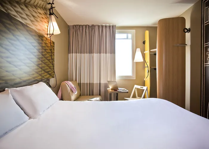 Ibis Paris La Defense 3*