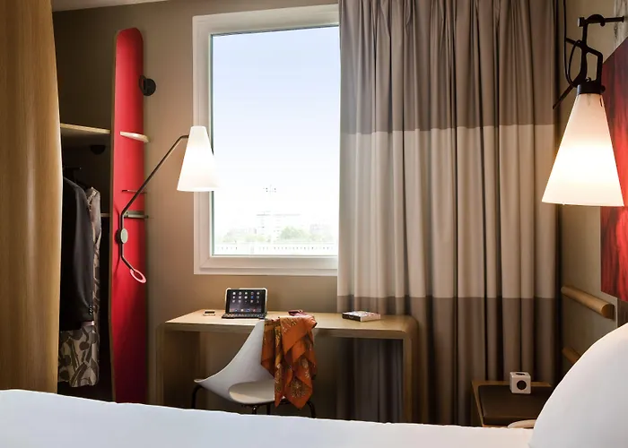 Ibis Paris La Defense 3* קורבוו