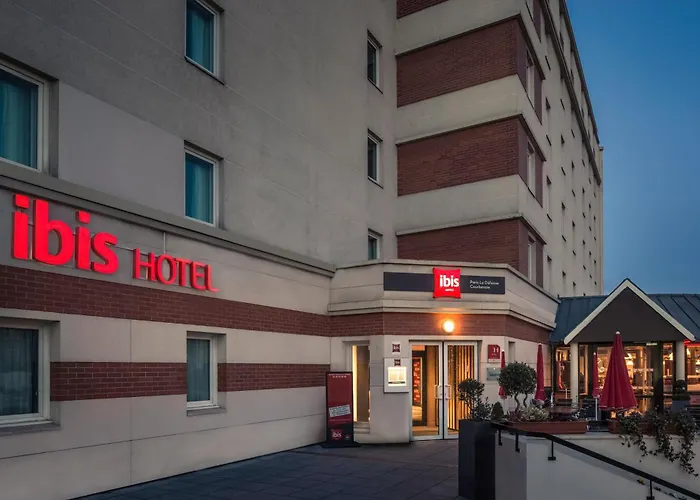 Ibis Paris La Defense 3*