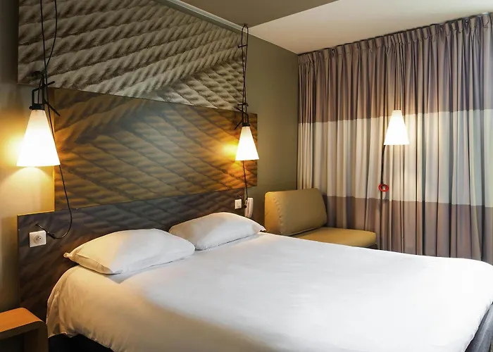 מלון Ibis Paris La Defense 3*