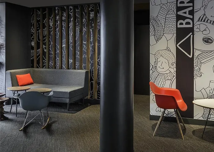 Ibis Paris La Defense מלון
