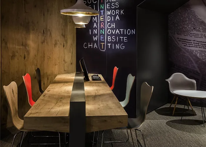 Ibis Paris La Defense 3*