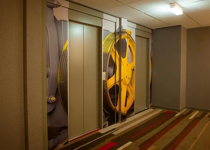 מלון Ibis Paris La Defense 3*