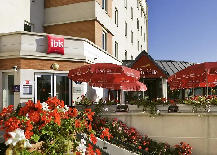 Ibis Paris La Defense מלון