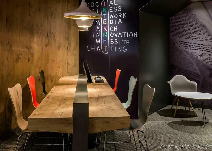 Ibis Paris La Defense קורבוו