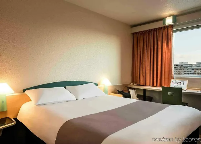 Ibis Paris La Defense